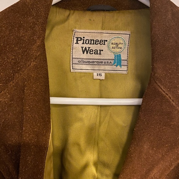 Vintage 60s Brown Suede Fringe Jacket M/L ๐ค fringe hem ๐ค western detail ๐ค - Picture 5 of 12